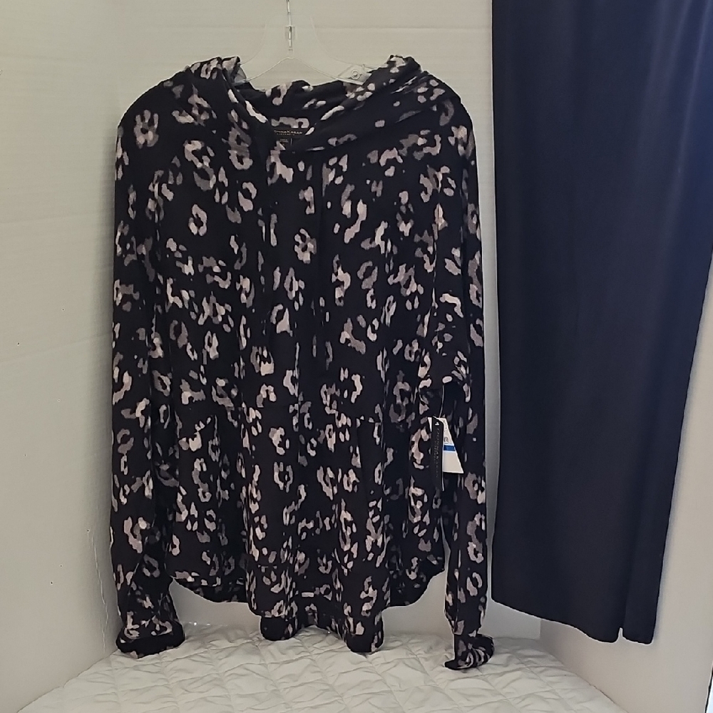 Donna Karan Black and Pink Leopard Print Pajama Set